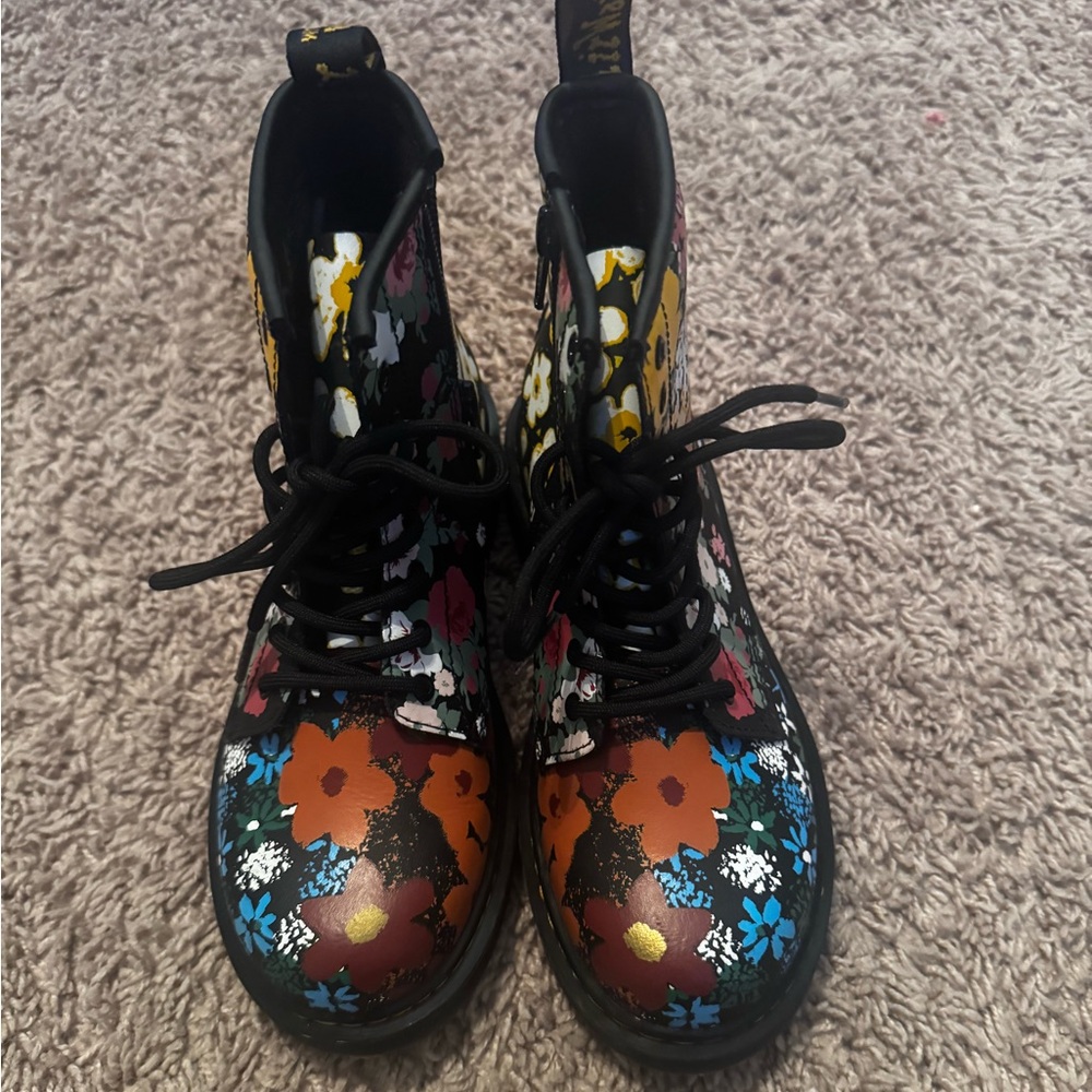 Dr. Martens Kids Boots - Black with Multicolor Floral